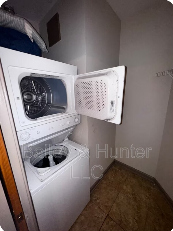 Foto del edificio - 898 Oak St SW