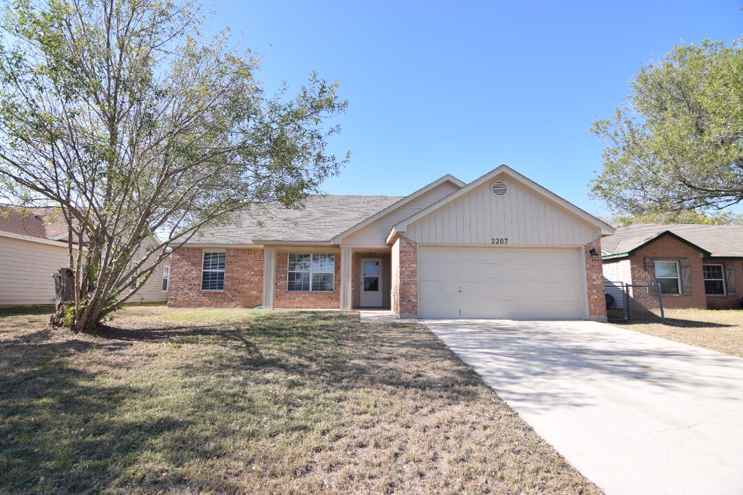 Primary Photo - 2207 Pixton Dr