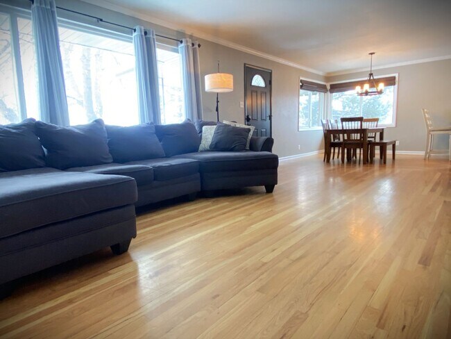 Foto del edificio - 2762 Spruce Dr.