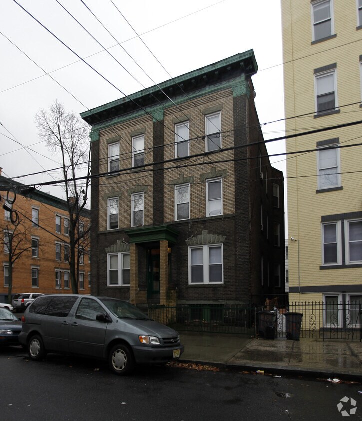 Building Photo - 135 Booraem Ave