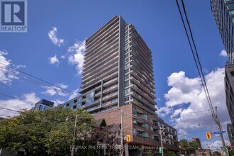 Building Photo - 120 Parliament St