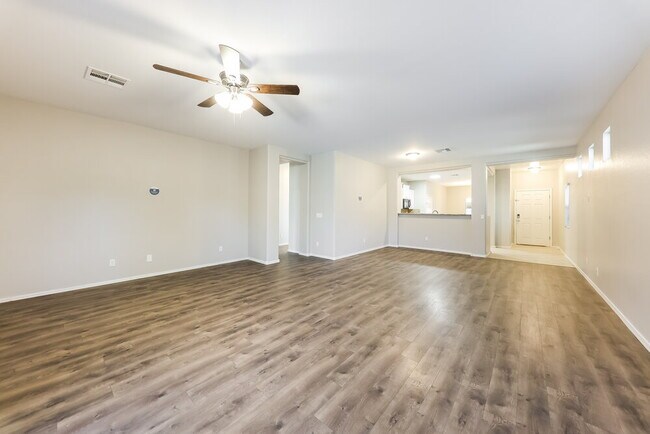 Foto del edificio - 15266 W Desert Hills Dr