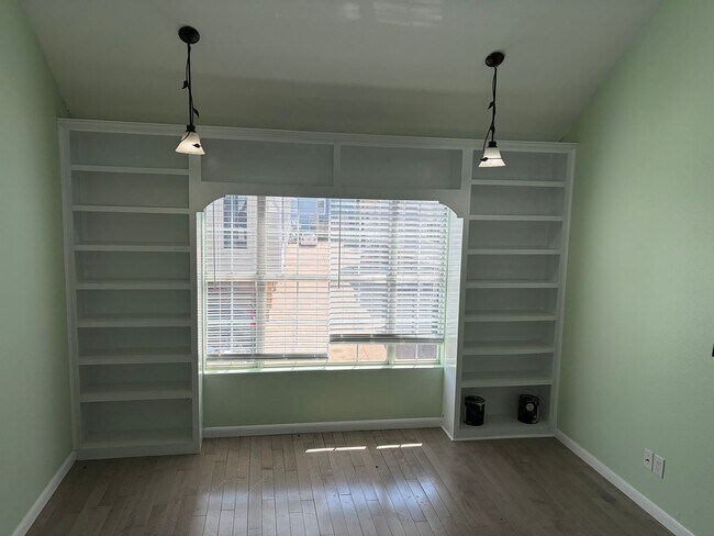 Foto del edificio - 310 Settlers Park Dr