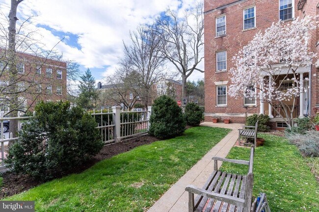 Foto del edificio - 2531 Q St NW