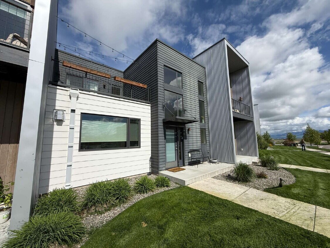 Primary Photo - Modern Luxury Condo for Rent in Bozeman, MT
