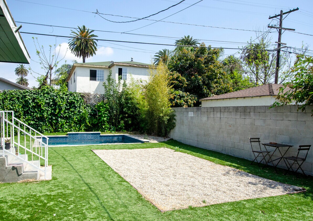 Foto del edificio - 2736 S West View St