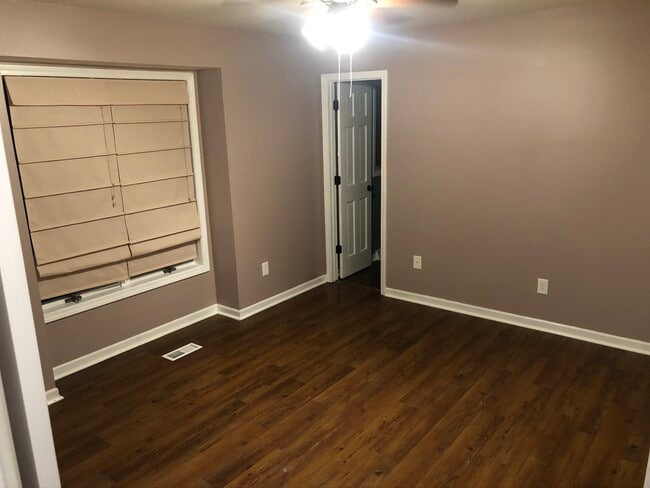 Master bedroom - 105 6 St