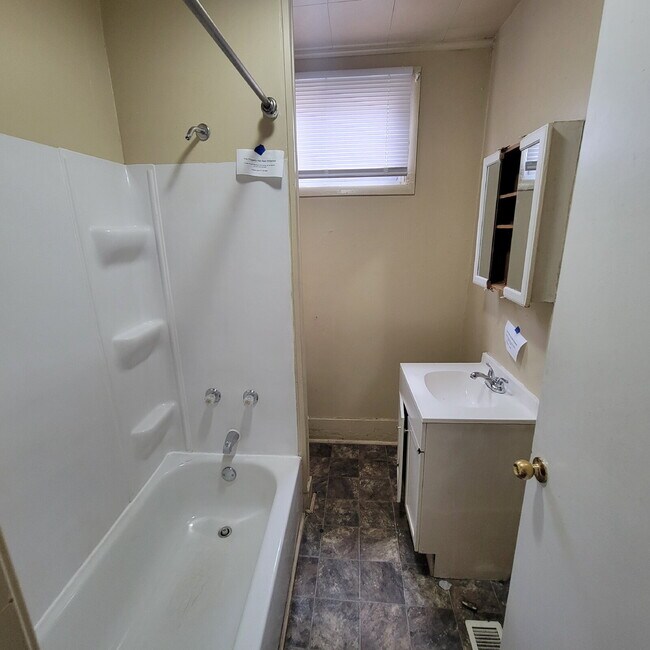 Foto del edificio - Near Eastside 3BR House!