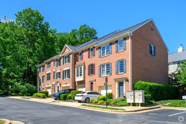 Hillwood Condominiums