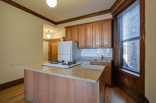 Foto del edificio - 713 W Wrightwood Ave