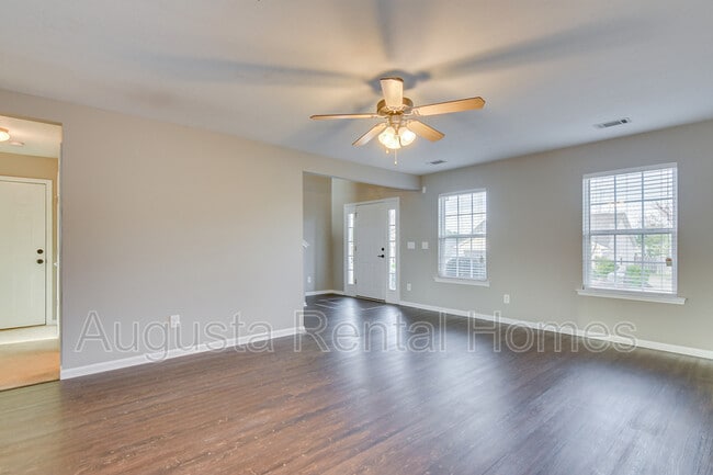 Foto del edificio - 733 Keyes Dr