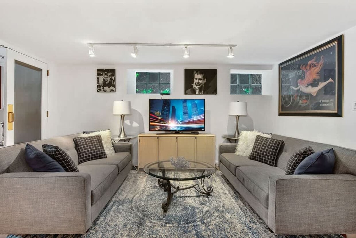 Foto principal - 1633 N North Park Avenue