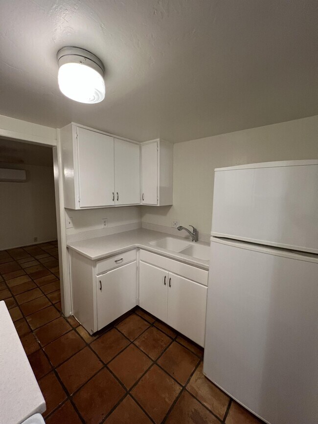 Foto del edificio - 1023 E Meadowbrook Ave
