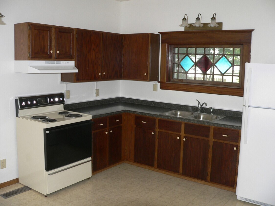 Calle principal 129.pdf - 204 W Cedar St