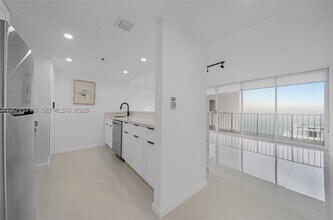 Building Photo - 7601 E Treasure Dr