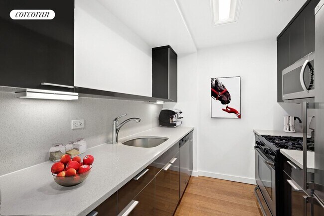 Foto del edificio - 41-21 24th St