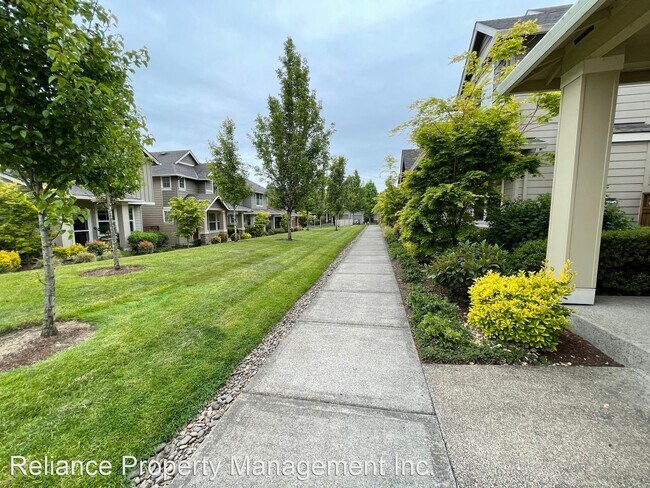Foto del edificio - 3 br, 2.5 bath House - 10533 NE Summer Fal...