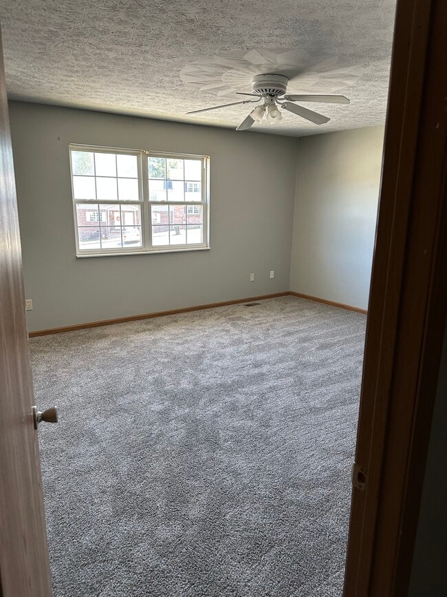 Building Photo - 107 Greenbrier Hls