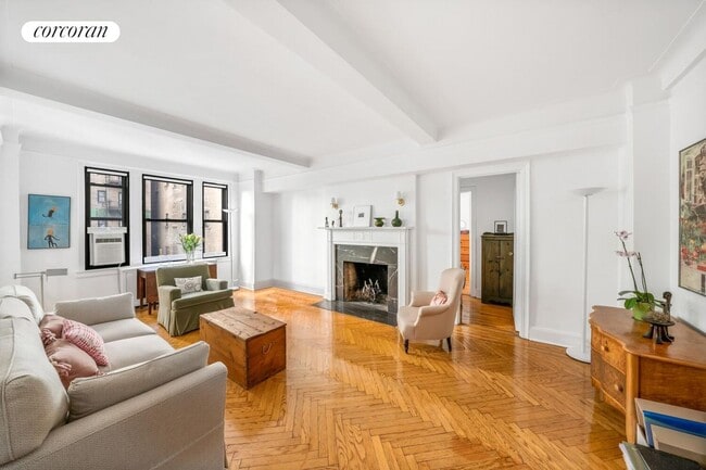 Building Photo - 210 E 68th St