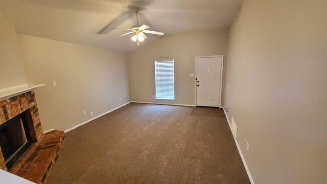 Building Photo - Half Off 1st Full Month's Rent / New Floor...