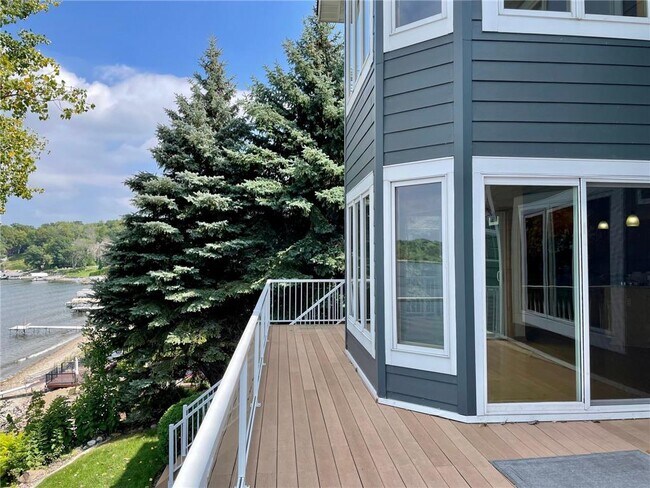 Building Photo - 5610 Fairlawn Shores Trail SE