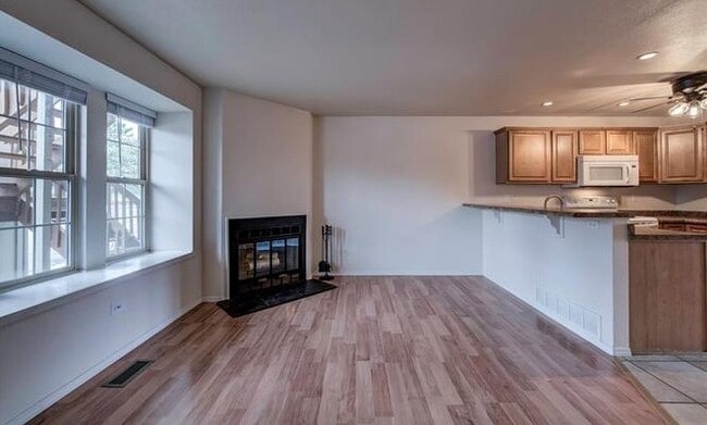 Building Photo - 6829 Overland Dr