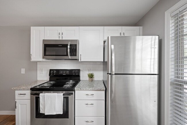 Interior Photo - 860 East