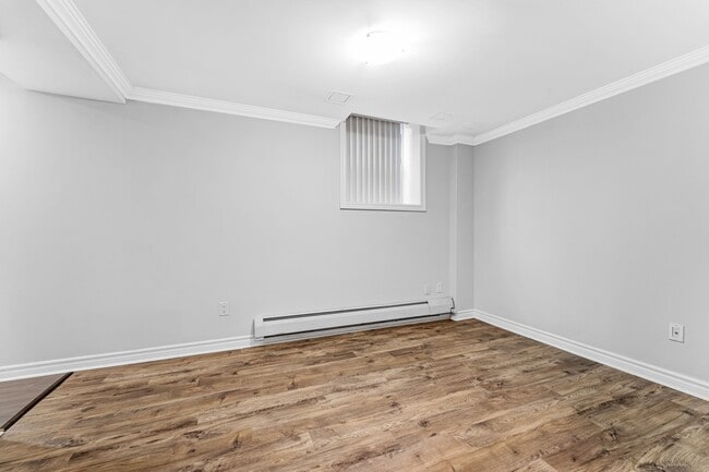 Building Photo - 235 Charlotte St