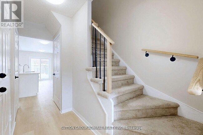 Building Photo - 32 Kelso Crescent