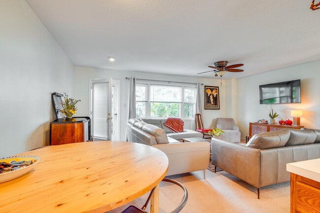 Building Photo - 109 Hawley Ave