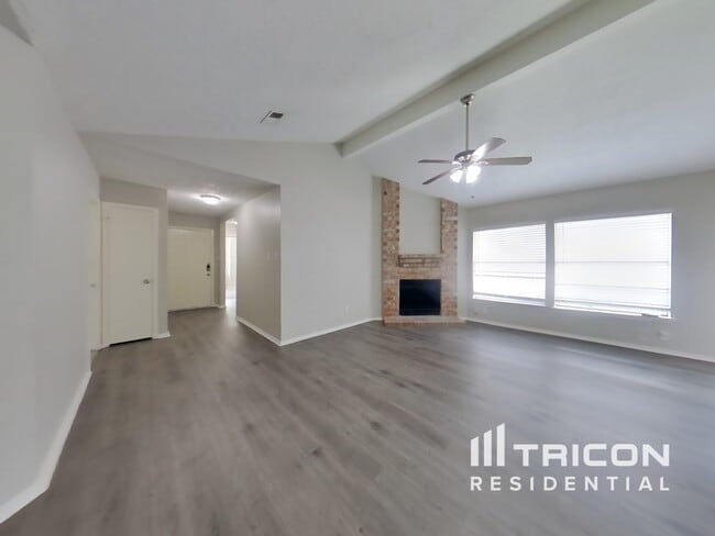 Foto del edificio - 4700 Greenwood Dr