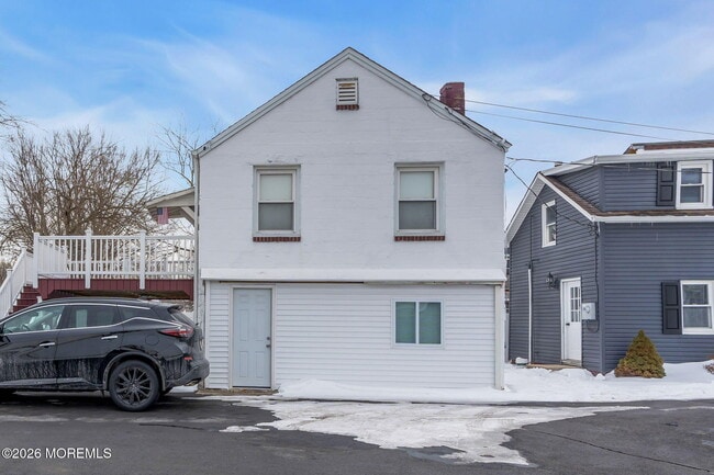 Building Photo - 12 Main St