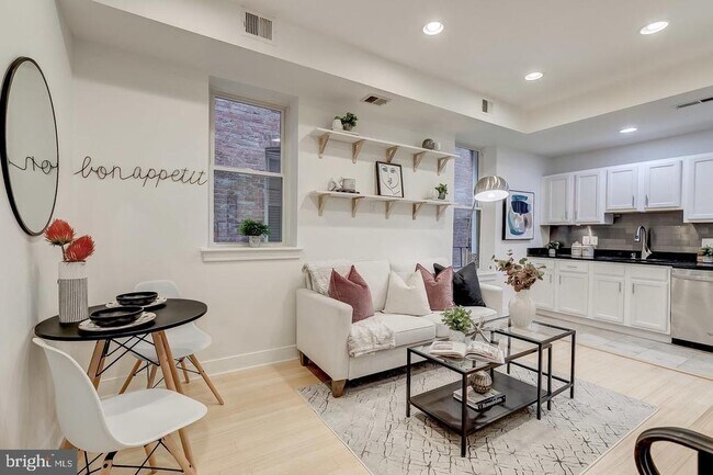 Foto del edificio - 1108 Columbia Rd NW