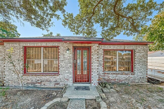 Building Photo - 8414 Flintridge Dr