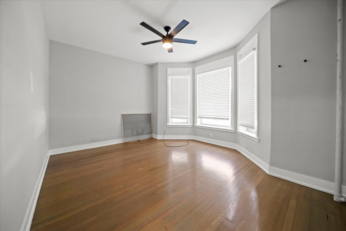 1107 W Grace, Unit 1, Chicago, IL 60613 - 1114 W Grace St