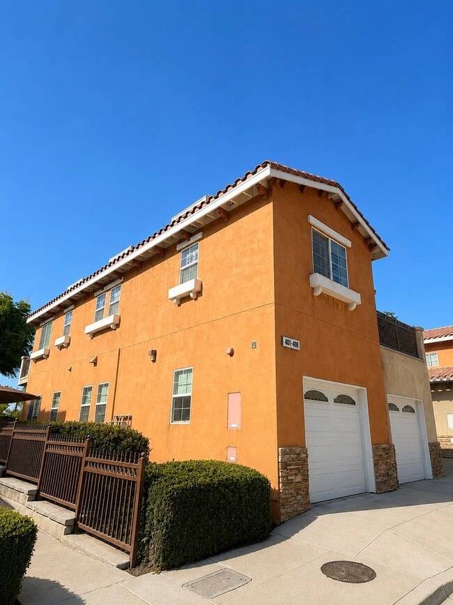 Building Photo - 1200 E Highland Ave