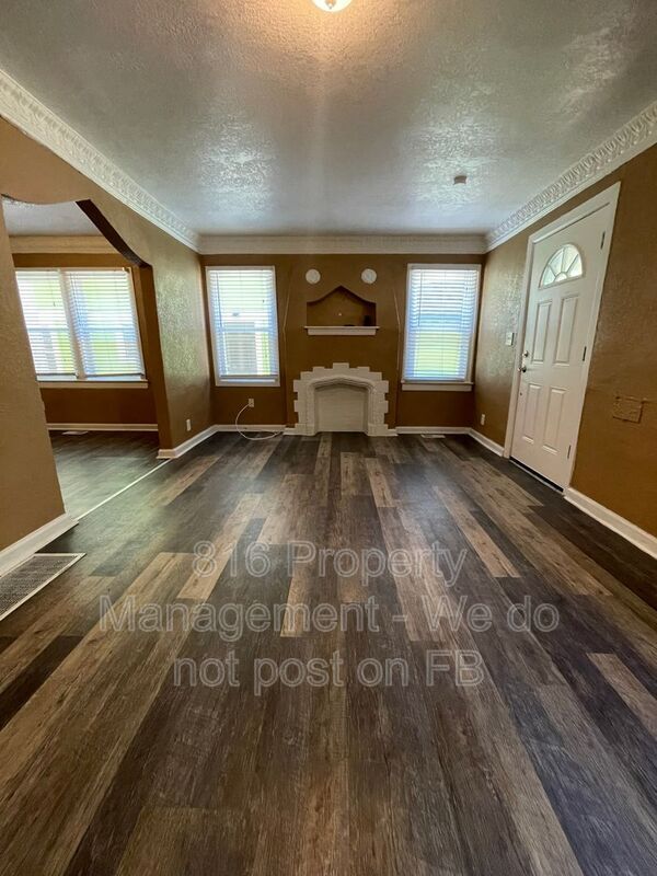 Building Photo - 4241 The Paseo