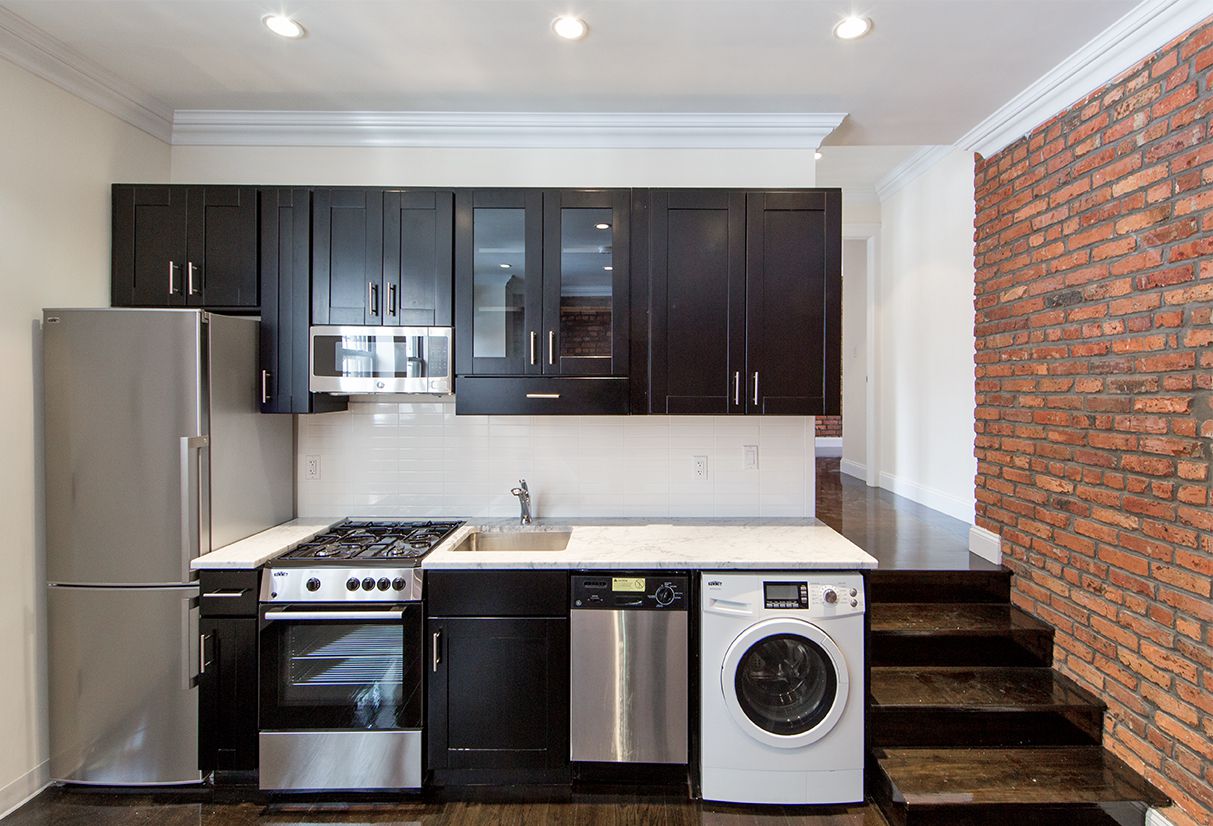 Primary Photo - 235 W 14th St
