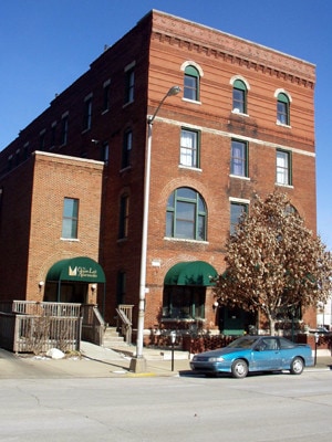 Primary Photo - 112 W Hill St