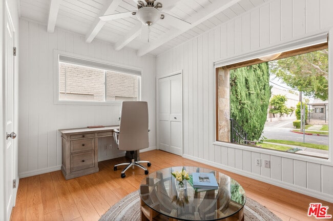 Building Photo - 419 S Almont Dr