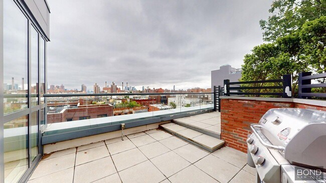 Foto del edificio - 251 E 2nd St