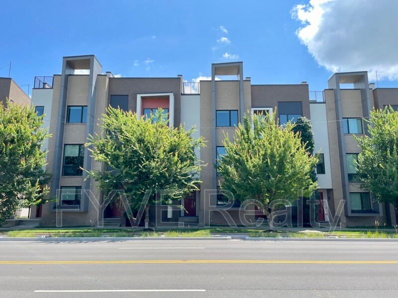 Primary Photo - 1428 12th Ave S