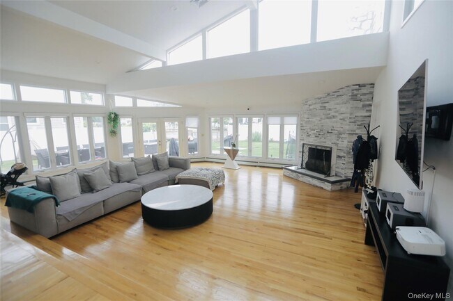 Foto del edificio - 4488 Merrick Rd