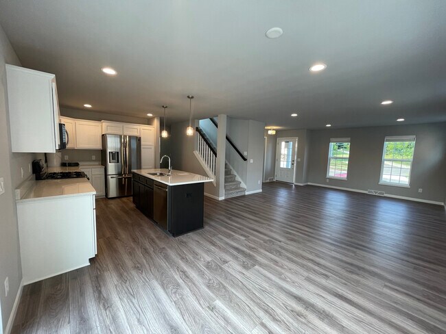 Building Photo - 718 Sugar Maple Ln