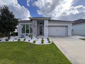 Building Photo - 12149 SW 33rd Pl