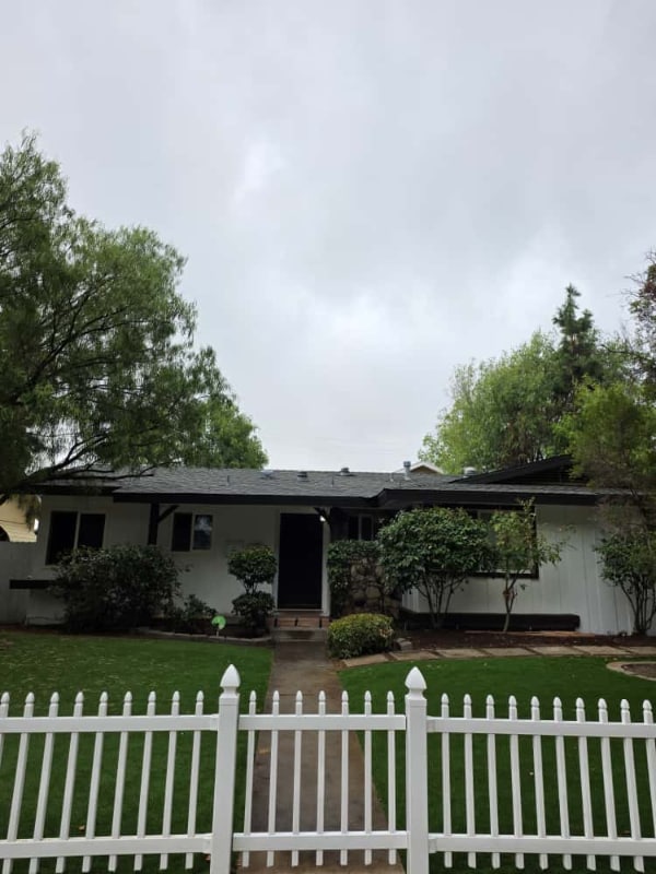 Foto principal - 16542 Chatsworth St