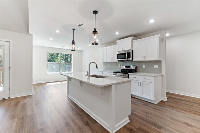 Foto del edificio - 17 Hollow Way Dr