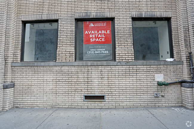 Building Photo - 139-143 W 19th St