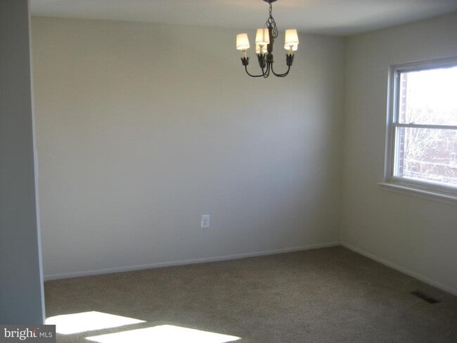 Building Photo - 7913 Fairfield St