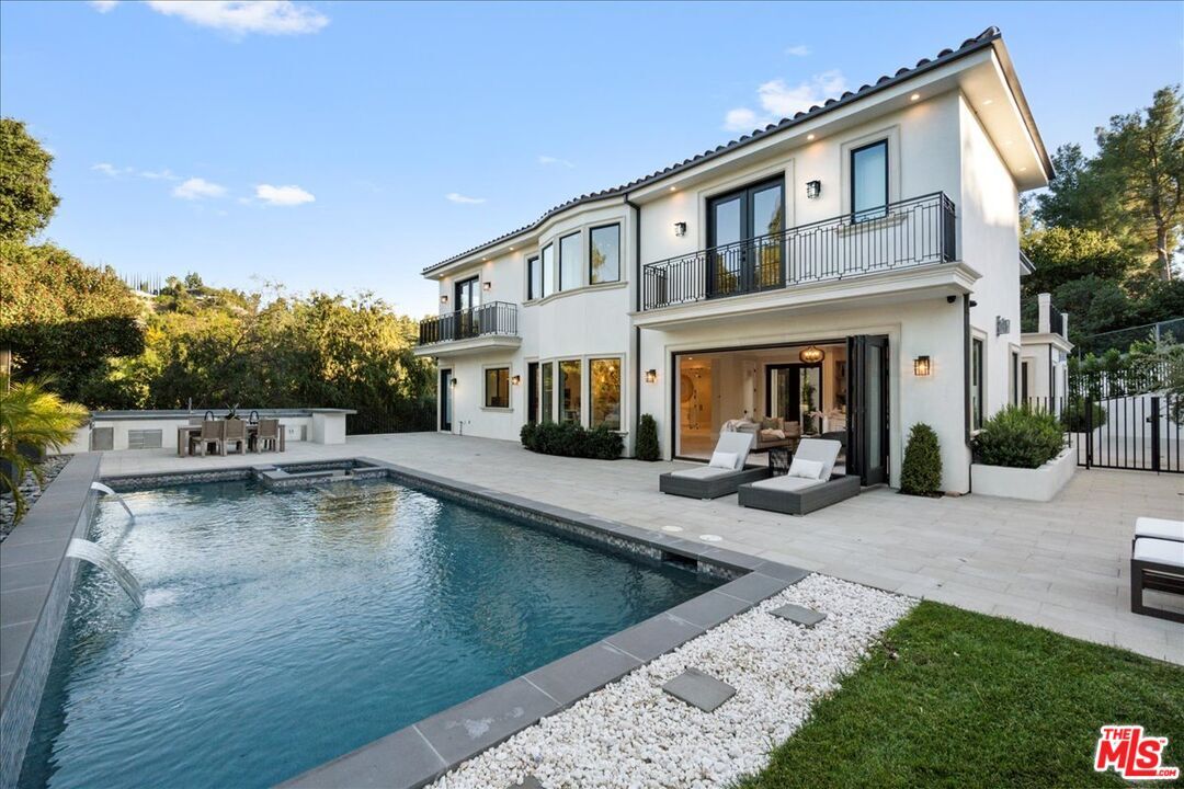 Foto principal - 4351 Vanalden Ave